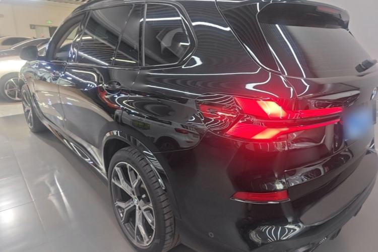 Used BMW X5 2023 xDrive 30Li Luxury M Sport Night Edition Package Rear Left 45 Deg