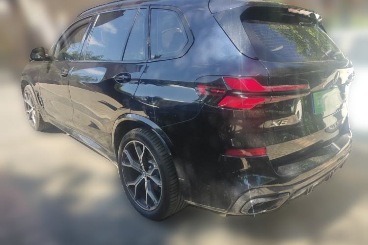 Used BMW X5 2023 xDrive 30Li Luxury M Sport Night Edition Package Rear Left 45 Deg