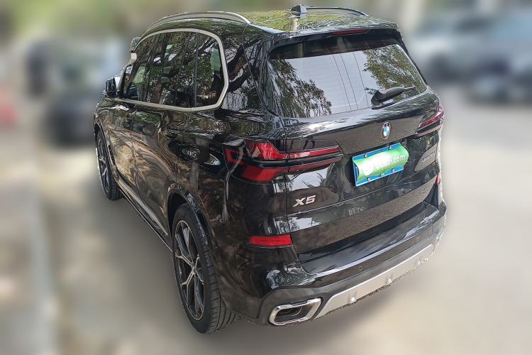 Used BMW X5 2023 xDrive 30Li Luxury M Sport Package Rear Left 45 Deg