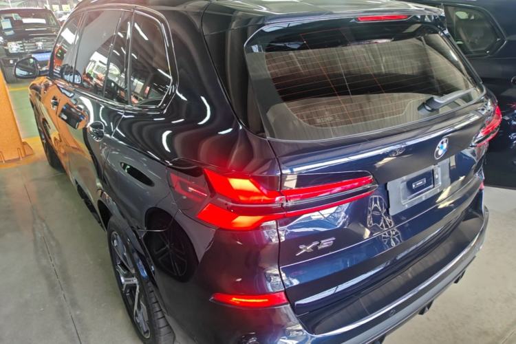 Used BMW X5 2023 xDrive 30Li Luxury M Sport Night Edition Package Rear Left 45 Deg