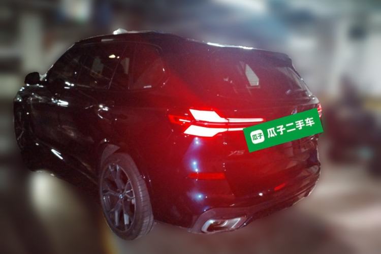 Used BMW X5 2023 xDrive 30Li Luxury M Sport Night Edition Package Rear Left 45 Deg