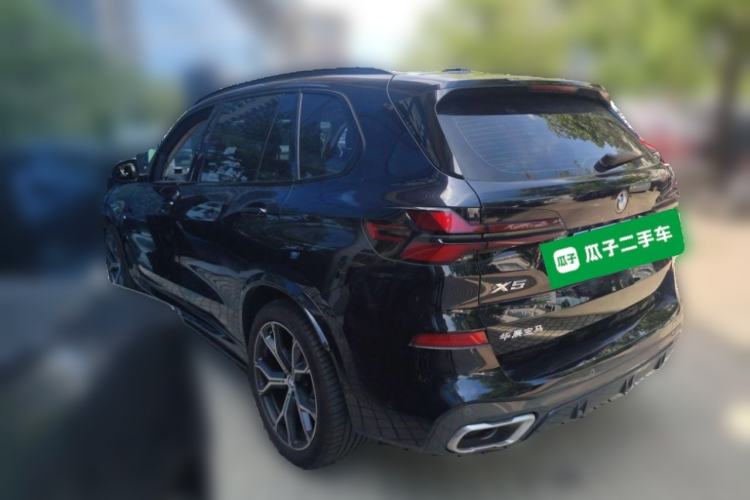 Used BMW X5 2023 xDrive 30Li Luxury M Sport Night Edition Package Rear Left 45 Deg