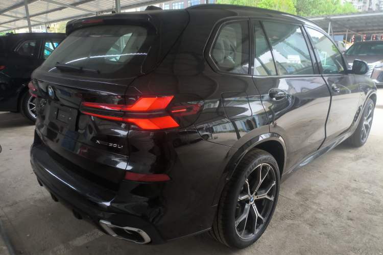 Used BMW X5 2023 xDrive 30Li Luxury M Sport Night Edition Package Rear Right 45 Deg