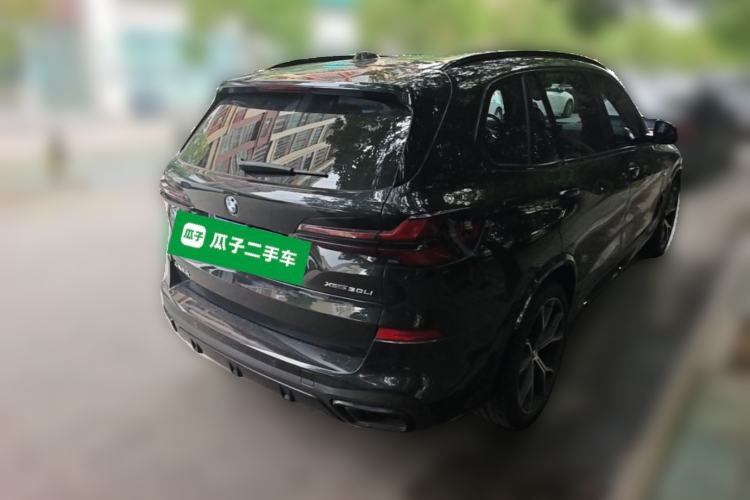 Used BMW X5 2023 xDrive 30Li Luxury M Sport Package Rear Right 45 Deg