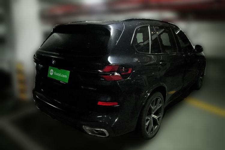 Used BMW X5 2023 xDrive 30Li Luxury M Sport Night Edition Package Rear Right 45 Deg