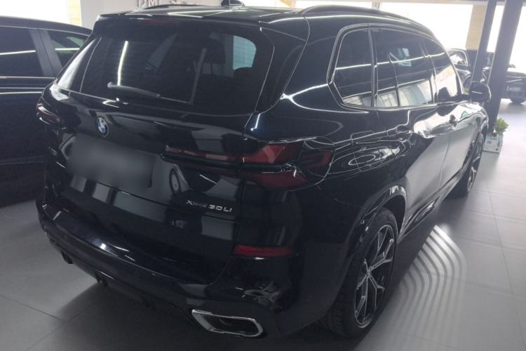 Used BMW X5 2023 xDrive 30Li Luxury M Sport Night Edition Package Rear Right 45 Deg