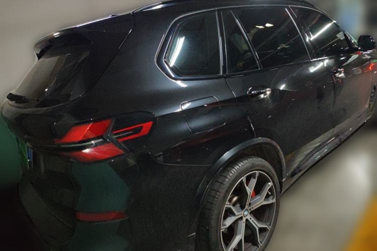 Used BMW X5 2023 xDrive 30Li Luxury M Sport Night Edition Package Rear Right 45 Deg