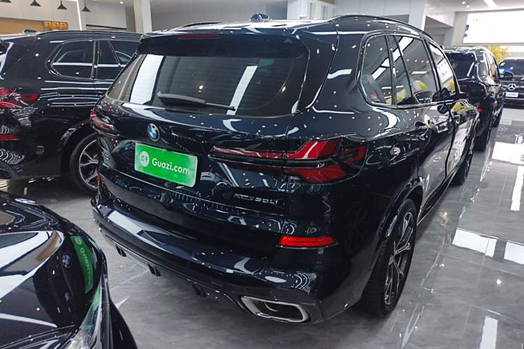 Used BMW X5 2023 xDrive 30Li Luxury M Sport Night Edition Package Rear Right 45 Deg