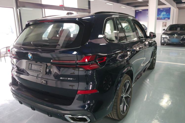 Used BMW X5 2023 xDrive 30Li Luxury M Sport Night Edition Package Rear Right 45 Deg