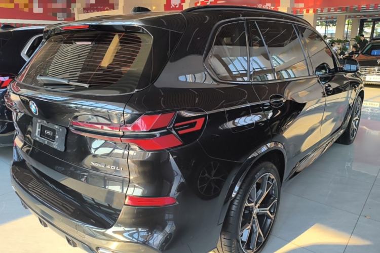 Used BMW X5 2023 xDrive 30Li Luxury M Sport Night Edition Package Rear Right 45 Deg