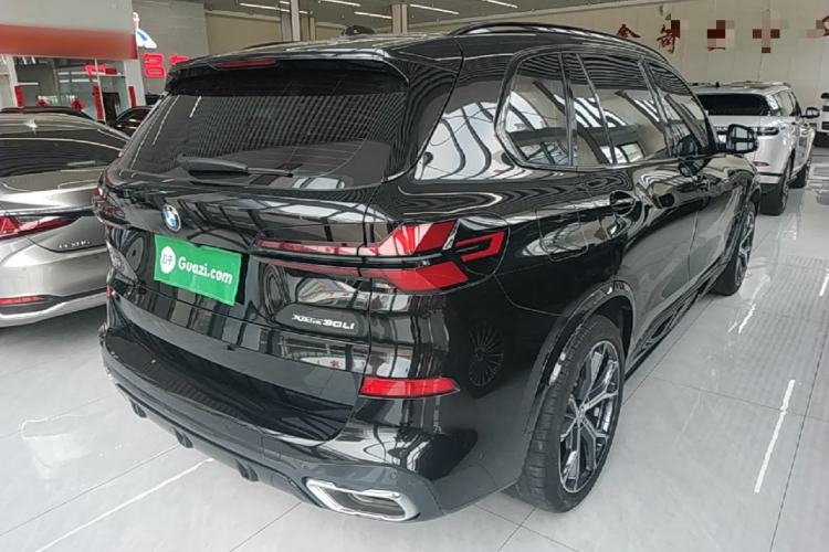 Used BMW X5 2023 xDrive 30Li Luxury M Sport Night Edition Package Rear Right 45 Deg