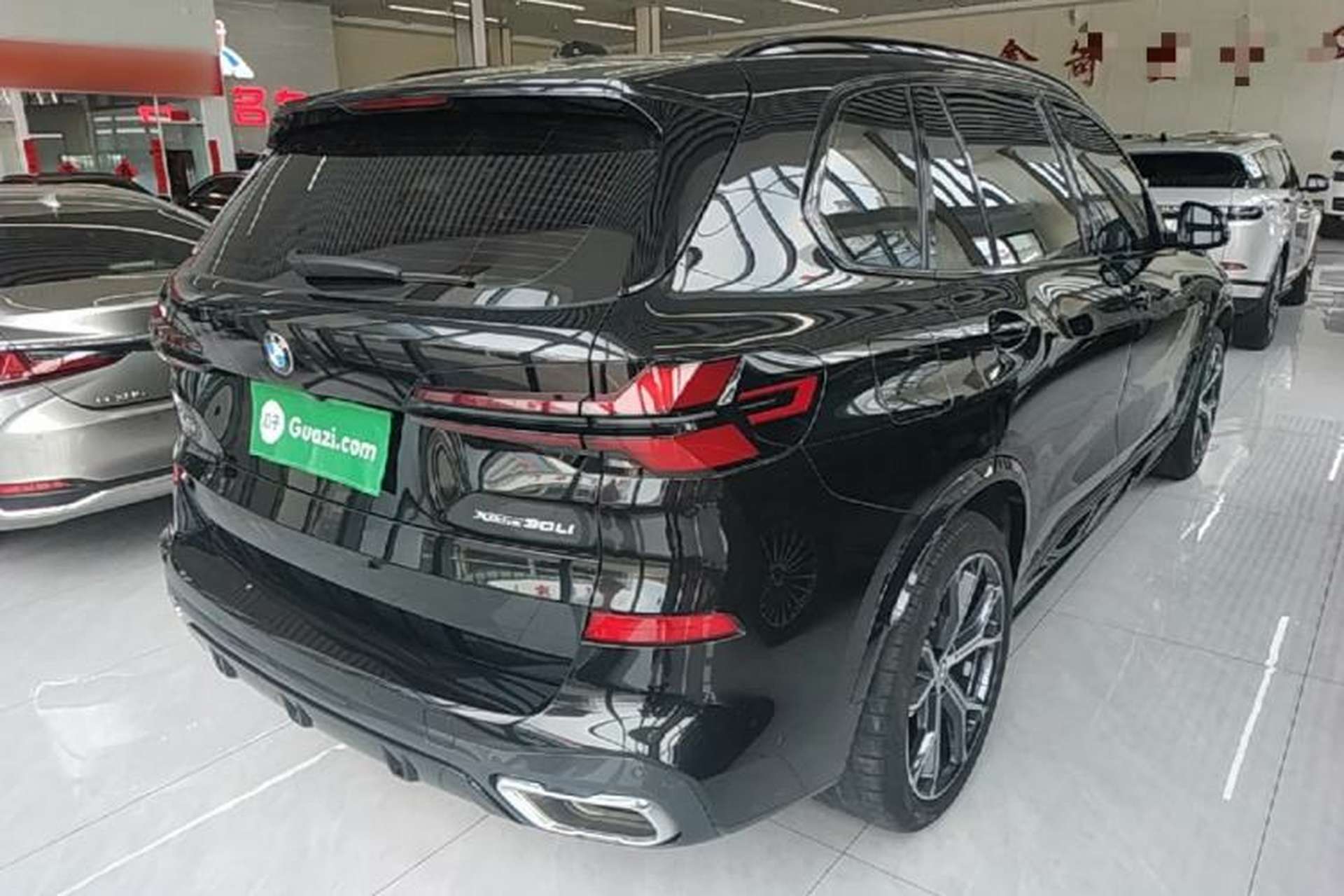 Used BMW X5 2023 xDrive 30Li Luxury M Sport Night Edition Package Rear Right 45 Deg
