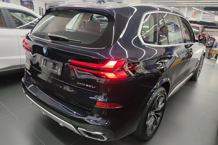 Used BMW X5 2023 xDrive 30Li M Sport Package Rear Right 45 Deg
