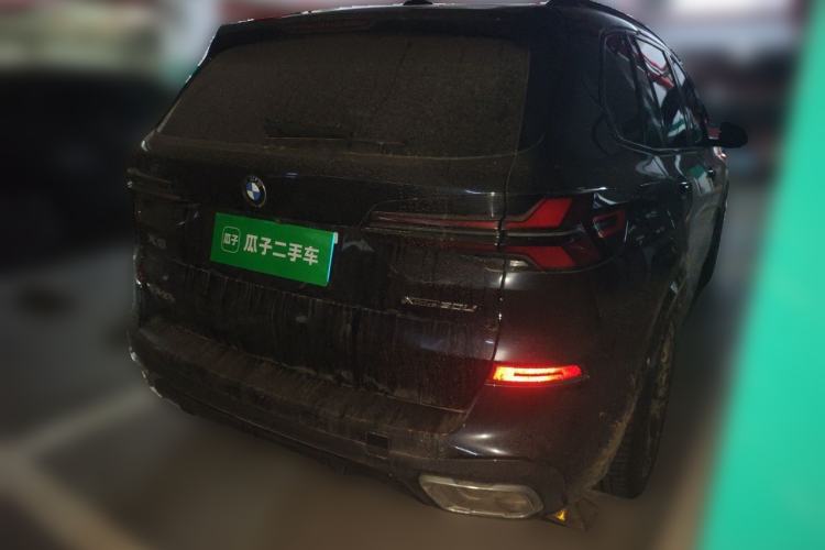 Used BMW X5 2023 xDrive 30Li Luxury M Sport Night Edition Package Rear Right 45 Deg