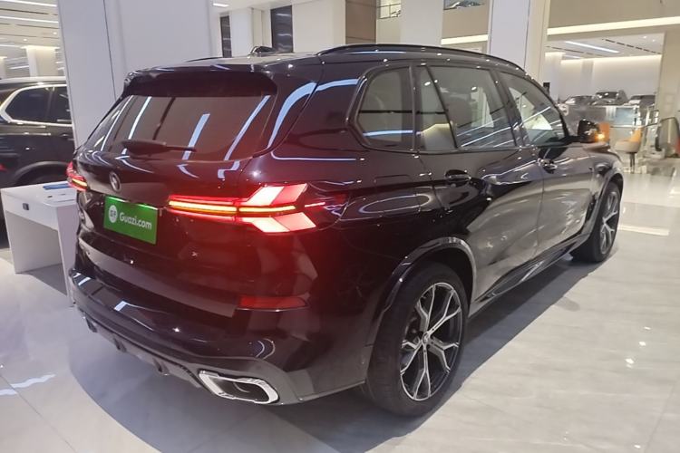 Used BMW X5 2023 xDrive 30Li Luxury M Sport Night Edition Package Rear Right 45 Deg