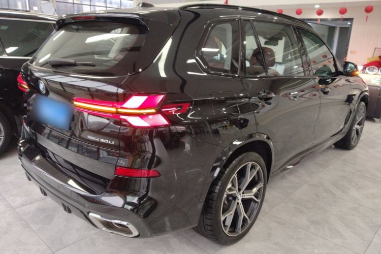 Used BMW X5 2023 xDrive 30Li Luxury M Sport Night Edition Package Rear Right 45 Deg
