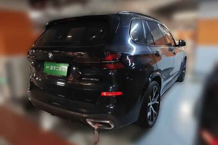 Used BMW X5 2023 xDrive 30Li Luxury M Sport Night Edition Package Rear Right 45 Deg