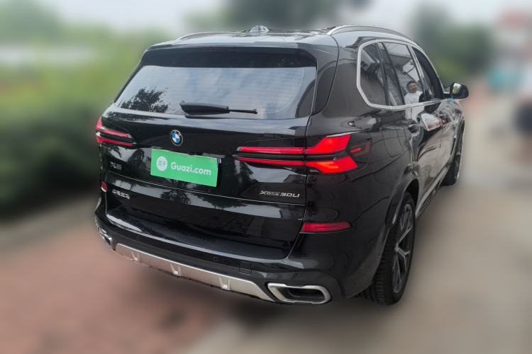 Used BMW X5 2023 xDrive 30Li Luxury M Sport Package Rear Right 45 Deg