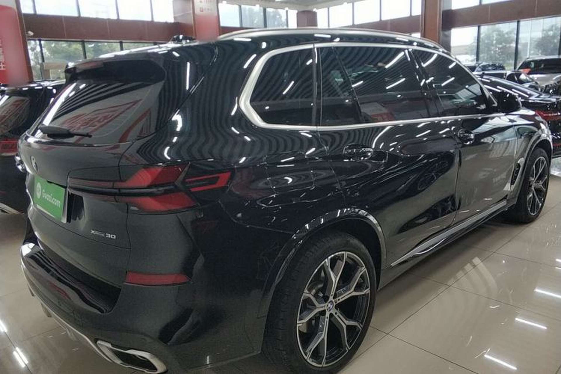 Used BMW X5 2023 xDrive 30Li Luxury M Sport Package Rear Right 45 Deg