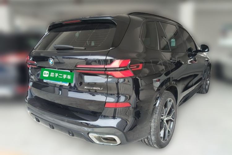 Used BMW X5 2023 xDrive 30Li Luxury M Sport Night Edition Package Rear Right 45 Deg