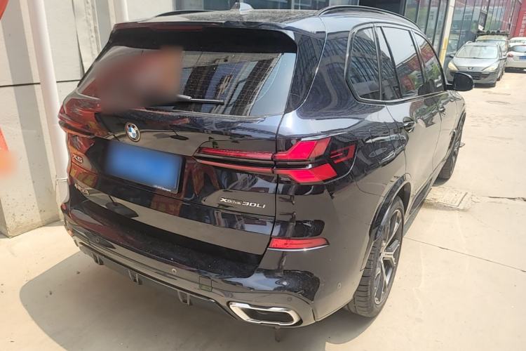 Used BMW X5 2023 xDrive 30Li Luxury M Sport Night Edition Package Rear Right 45 Deg