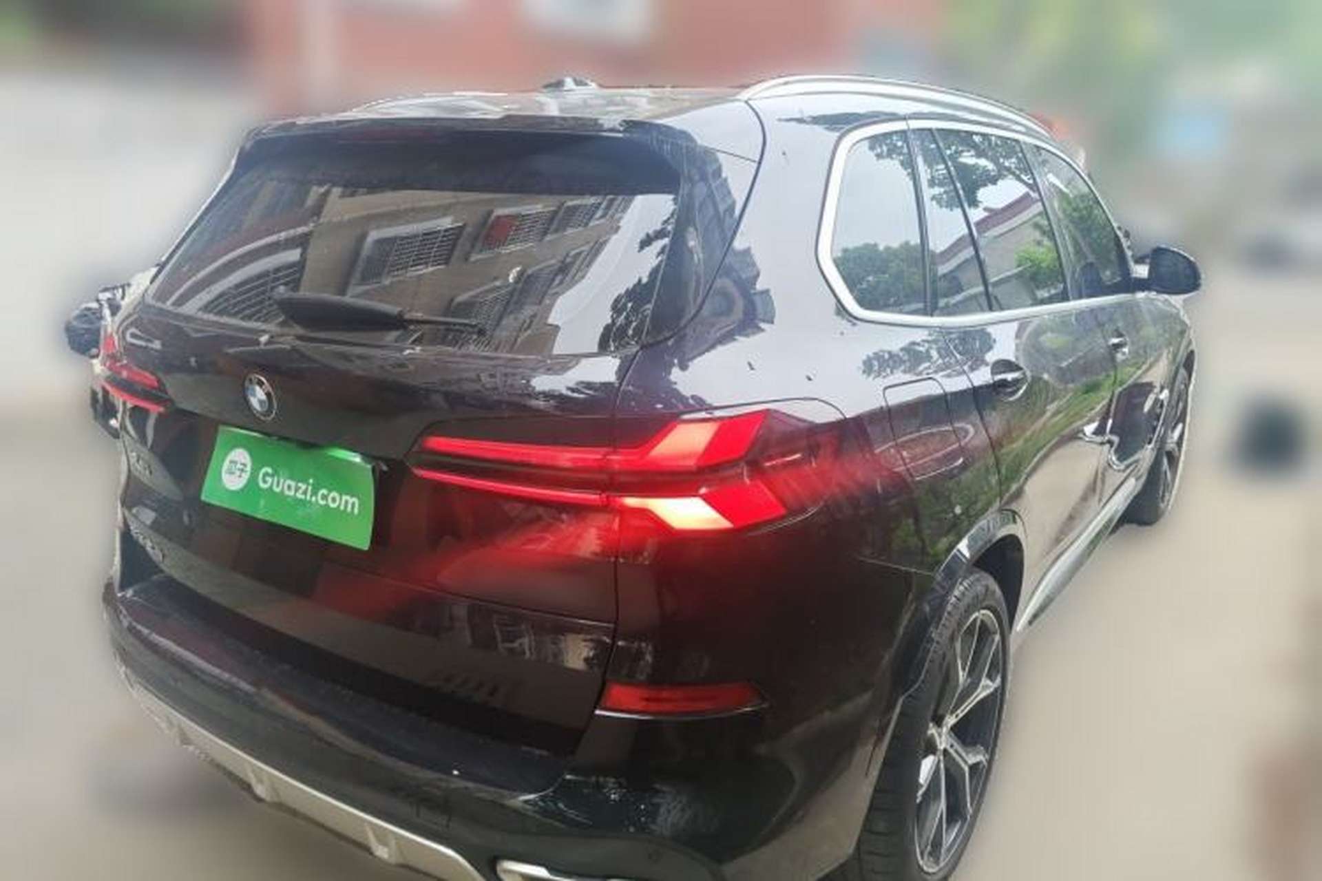 Used BMW X5 2023 xDrive 30Li Luxury M Sport Package Rear Right 45 Deg