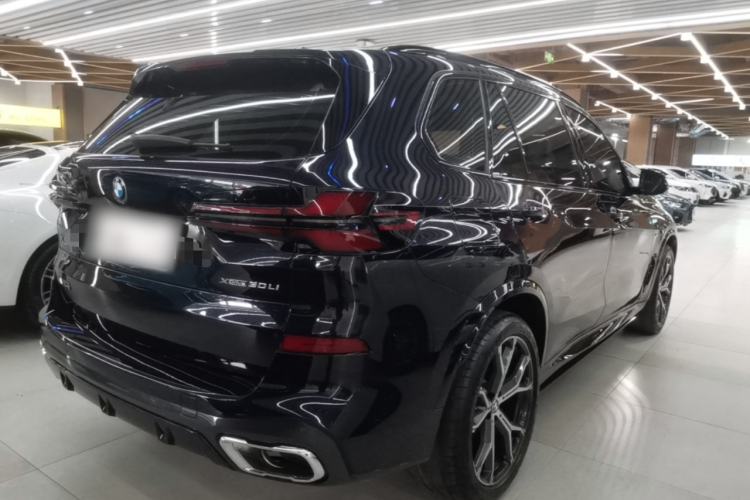 Used BMW X5 2023 xDrive 30Li Luxury M Sport Night Edition Package Rear Right 45 Deg