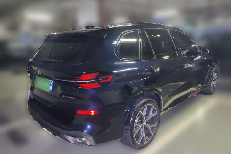 Used BMW X5 2023 xDrive 30Li Luxury M Sport Night Edition Package Rear Right 45 Deg