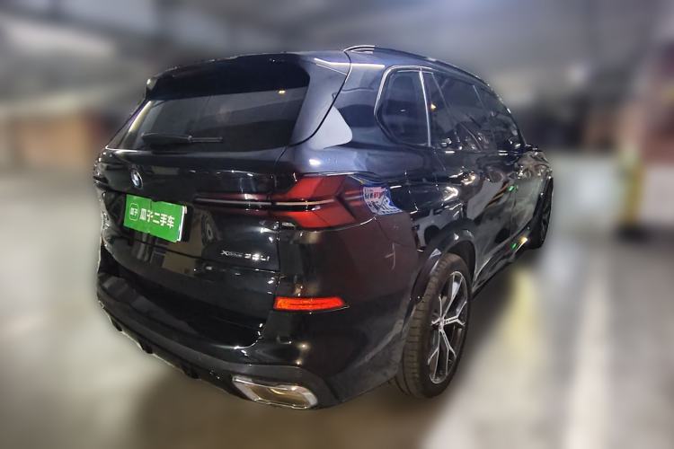 Used BMW X5 2023 xDrive 30Li Luxury M Sport Night Edition Package Rear Right 45 Deg