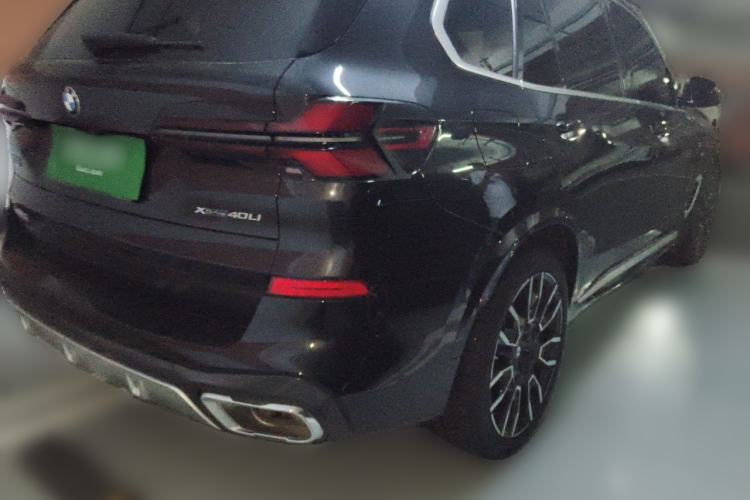 Used BMW X5 2023 xDrive 40Li M Sport Package Rear Right 45 Deg