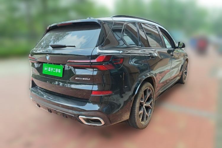 Used BMW X5 2023 xDrive 30Li Luxury M Sport Night Edition Package Rear Right 45 Deg