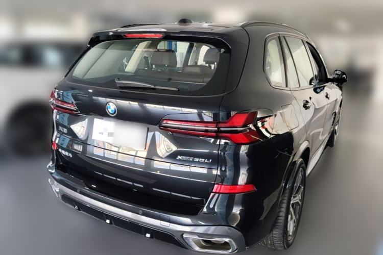 Used BMW X5 2023 xDrive 30Li Luxury M Sport Night Edition Package Rear Right 45 Deg