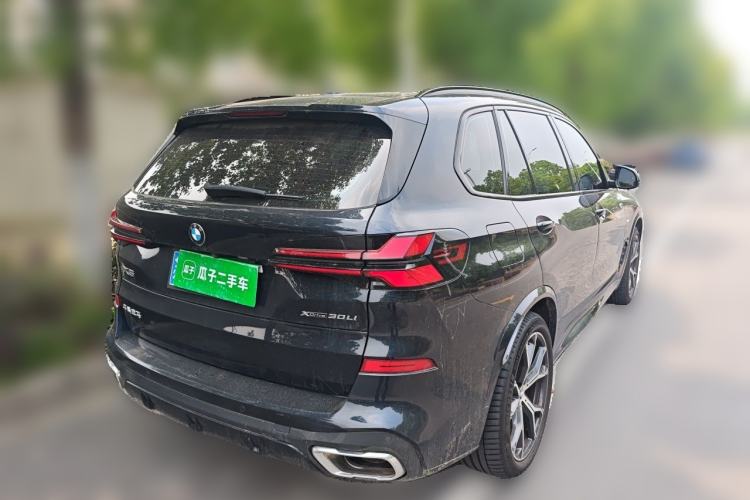 Used BMW X5 2023 xDrive 30Li Luxury M Sport Night Edition Package Rear Right 45 Deg