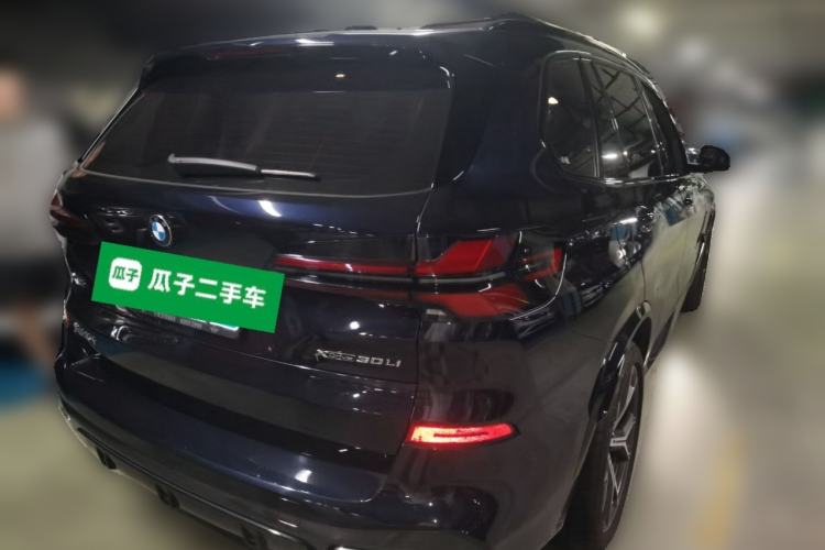 Used BMW X5 2023 xDrive 30Li Luxury M Sport Package Rear Right 45 Deg