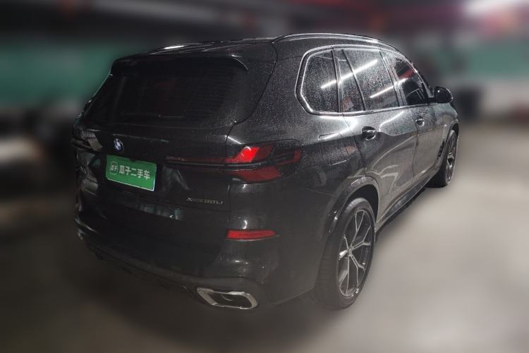 Used BMW X5 2023 xDrive 30Li Luxury M Sport Package Rear Right 45 Deg