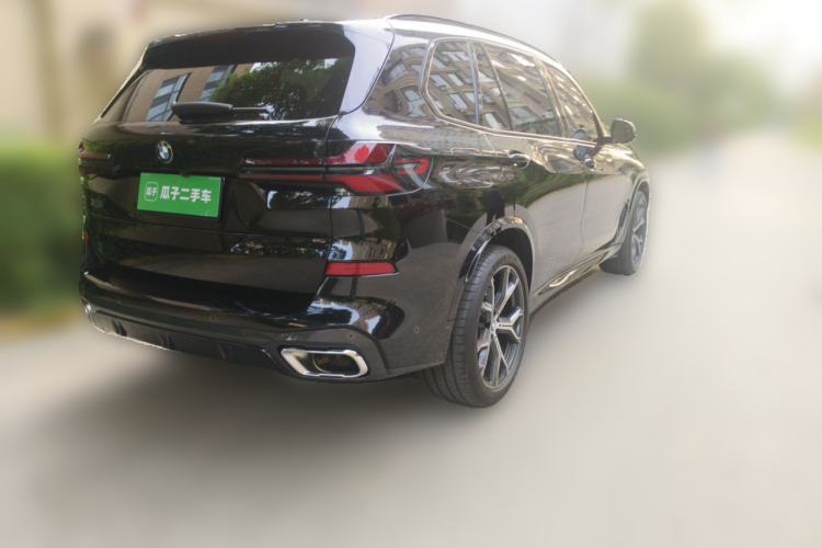 Used BMW X5 2023 xDrive 30Li Luxury M Sport Night Edition Package Rear Right 45 Deg