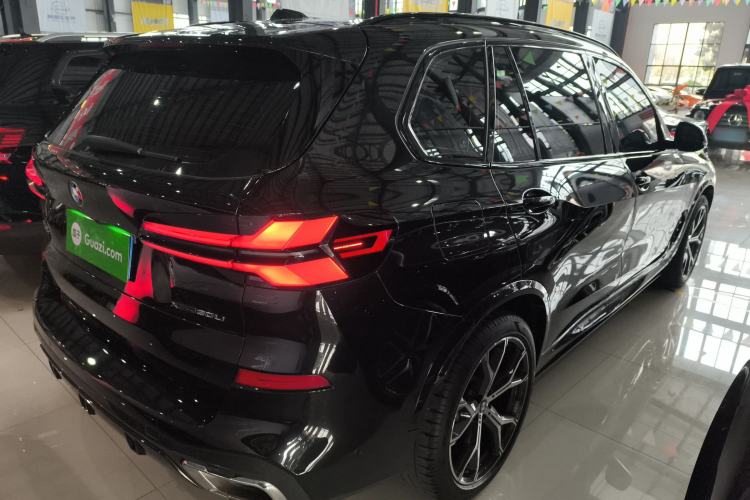 Used BMW X5 2023 xDrive 30Li Luxury M Sport Night Edition Package Rear Right 45 Deg