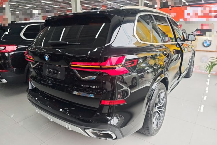 Used BMW X5 2023 xDrive 30Li M Sport Package Rear Right 45 Deg