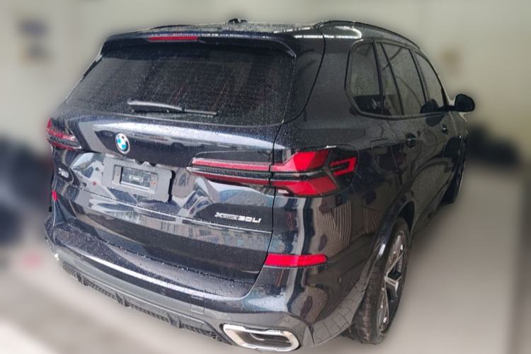 Used BMW X5 2023 xDrive 30Li Luxury M Sport Night Edition Package Rear Right 45 Deg