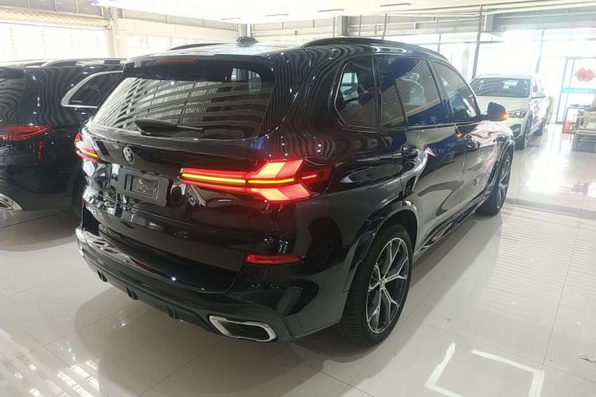 Used BMW X5 2023 xDrive 30Li Luxury M Sport Night Edition Package Rear Right 45 Deg