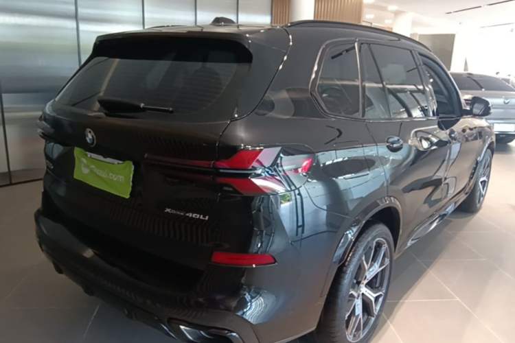 Used BMW X5 2023 xDrive 30Li Luxury M Sport Night Edition Package Rear Right 45 Deg