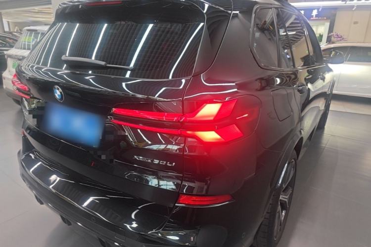 Used BMW X5 2023 xDrive 30Li Luxury M Sport Night Edition Package Rear Right 45 Deg