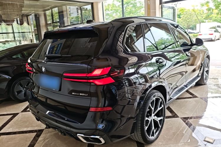 Used BMW X5 2023 xDrive 30Li Luxury M Sport Night Edition Package Rear Right 45 Deg