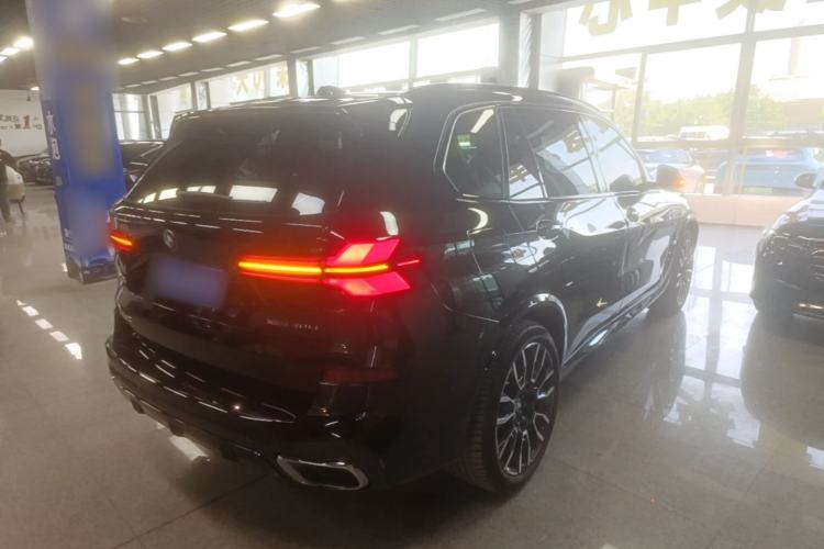 Used BMW X5 2023 xDrive 40Li M Sport Night Edition Package Rear Right 45 Deg