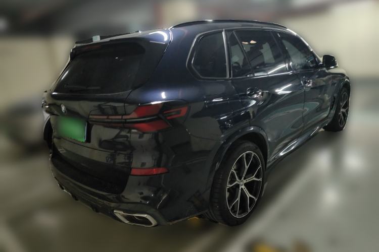 Used BMW X5 2023 xDrive 30Li Luxury M Sport Night Edition Package Rear Right 45 Deg