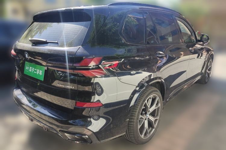 Used BMW X5 2023 xDrive 30Li Luxury M Sport Night Edition Package Rear Right 45 Deg