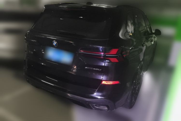 Used BMW X5 2023 xDrive 40Li M Sport Package Rear Right 45 Deg