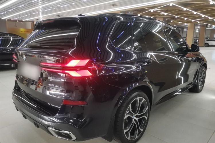 Used BMW X5 2023 xDrive 40Li Luxury Edition M Sport Night Vision Package Rear Right 45 Deg