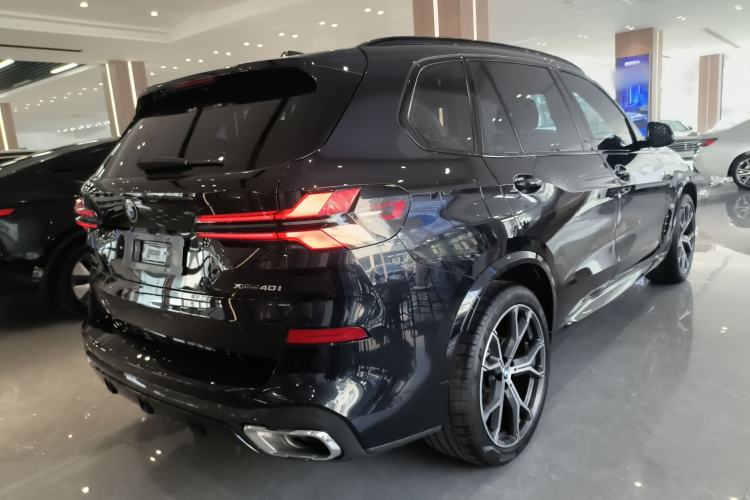 Used BMW X5 2023 xDrive 30Li Luxury M Sport Night Edition Package Rear Right 45 Deg