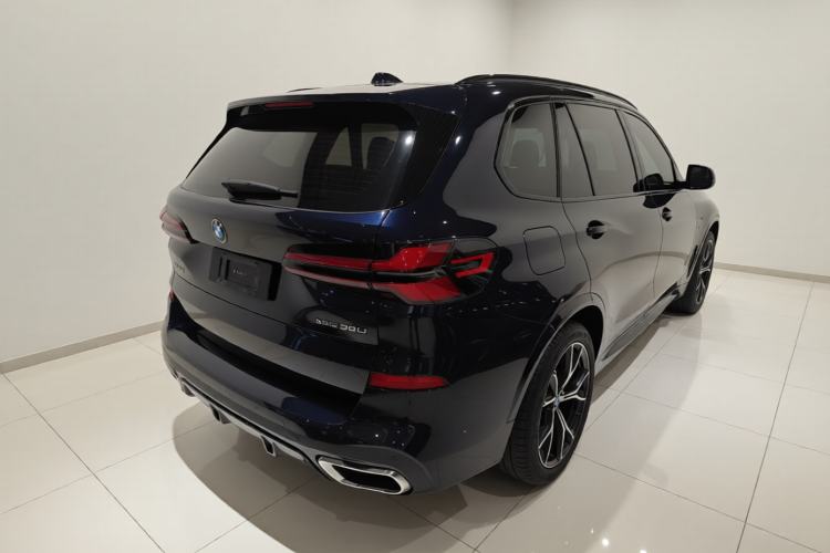 Used BMW X5 2023 xDrive 30Li Luxury M Sport Night Edition Package Rear Right 45 Deg
